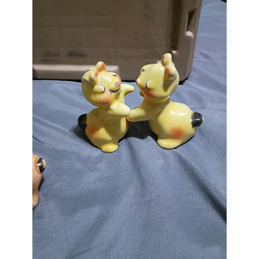 Vintage Van‎ Tellingen Huggers Salt and Pepper Shakers